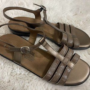 SAS Sandals - Size 10
